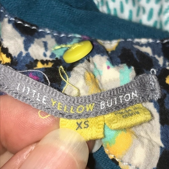 Anthropologie Little Yellow Button Teal High/Low Top – Size XS - Picture 6 of 6